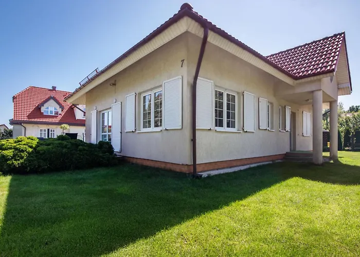 度假居 Maly Dworek By Interhome