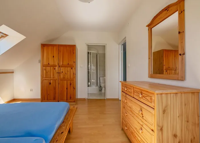 度假居 Maly Dworek By Interhome