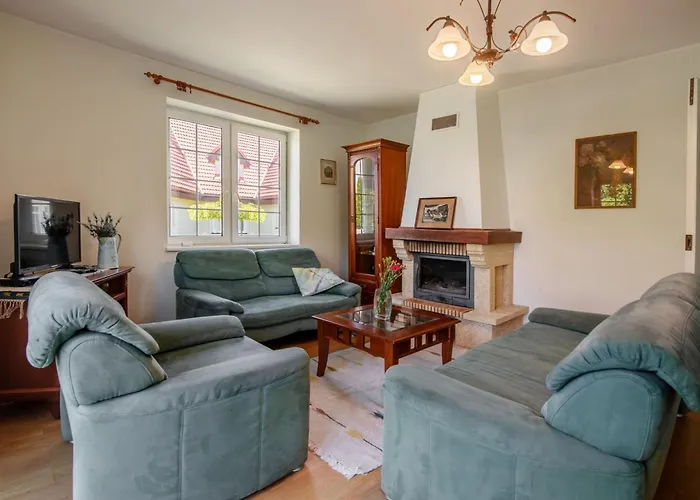 Maly Dworek By Interhome 度假居 莱鲍