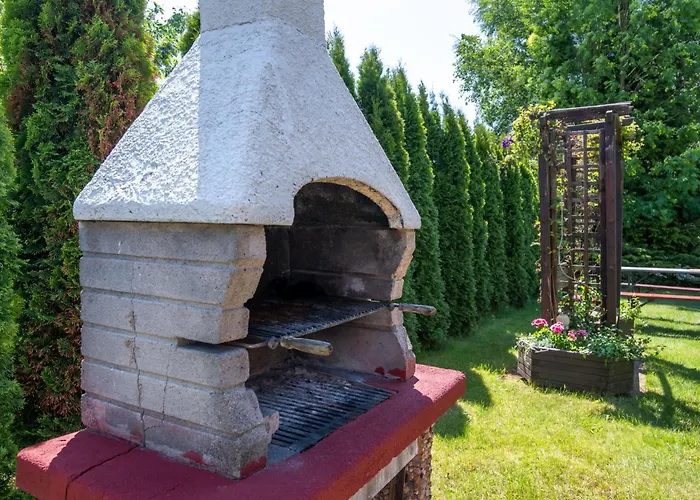 度假居 Maly Dworek By Interhome